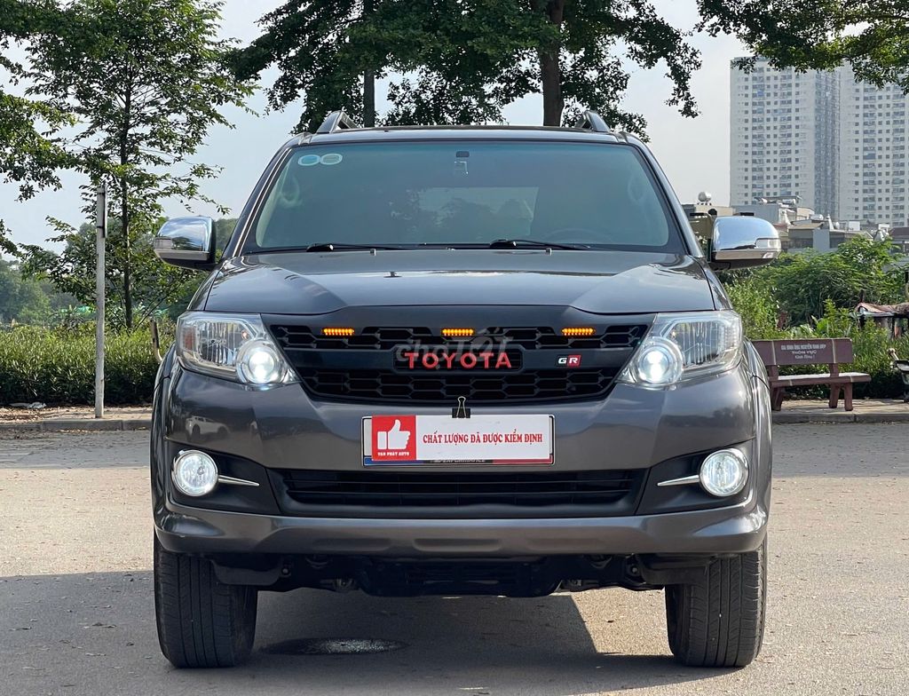 Toyota Fortuner 2012 2.7V xám xi măng đẹp gắt xe. Mua bán Ô tô tại Quận Thanh Xuân Hà Nội được đăng bởi Vạn Phát  Auto hình 19