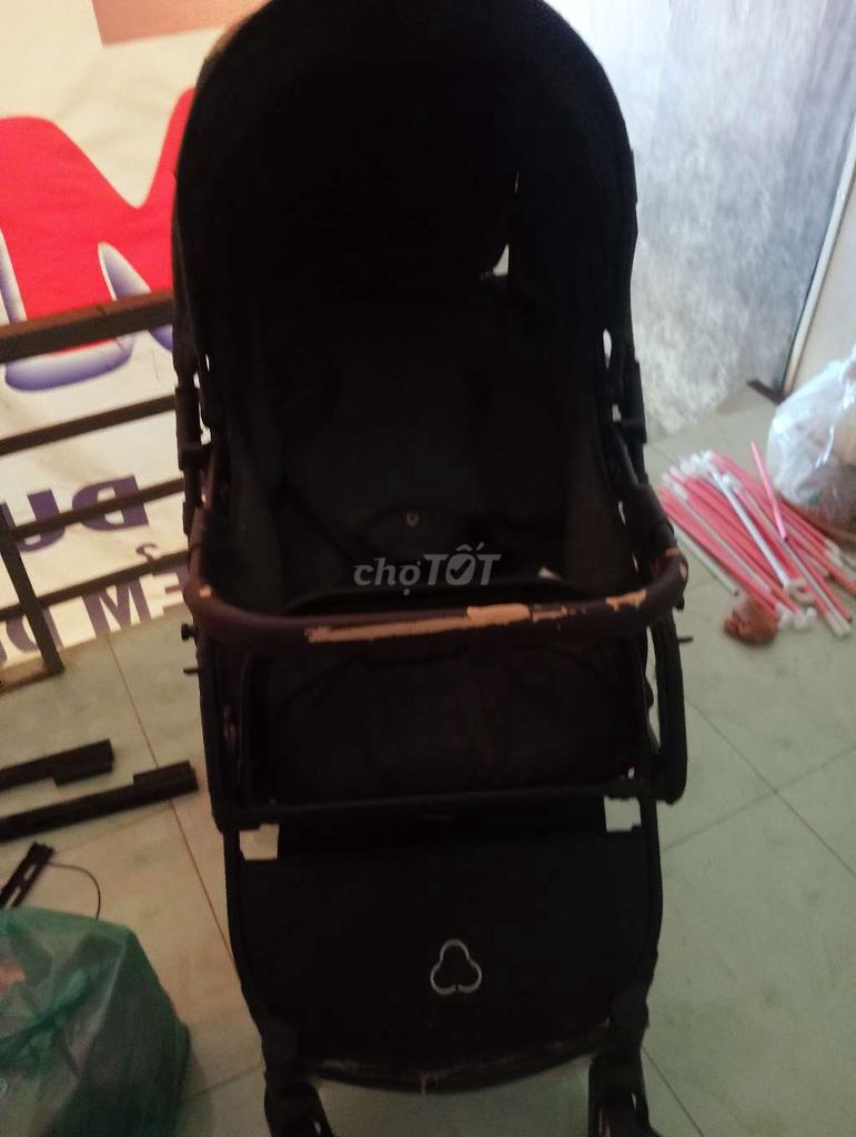 Xe đẩy em bé Đen Gấp gọn. Mua bán Mẹ và bé tại Thành phố Thuận An Bình Dương được đăng bởi le gam hình 1