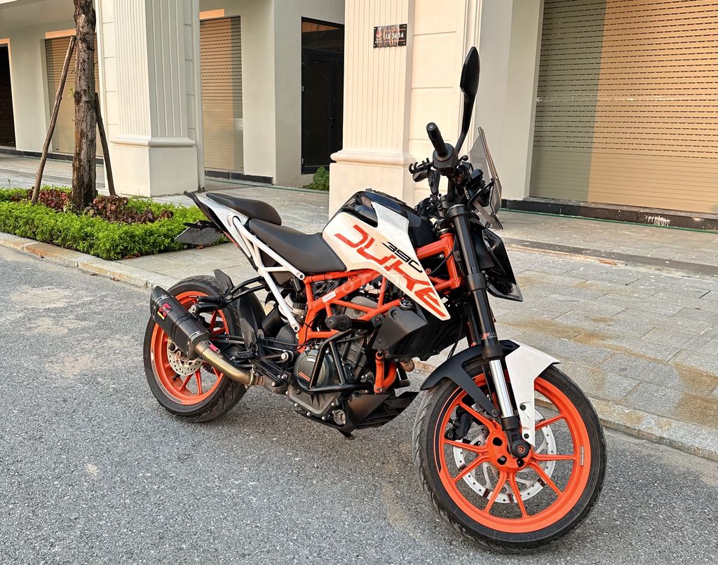 Xe Naked Bike KTM Duke 390 2019 Trắng Cam Mới 95%. Mua bán Xe máy tại Quận Bắc Từ Liêm Hà Nội được đăng bởi Nguyễn Tiến Nam hình 1