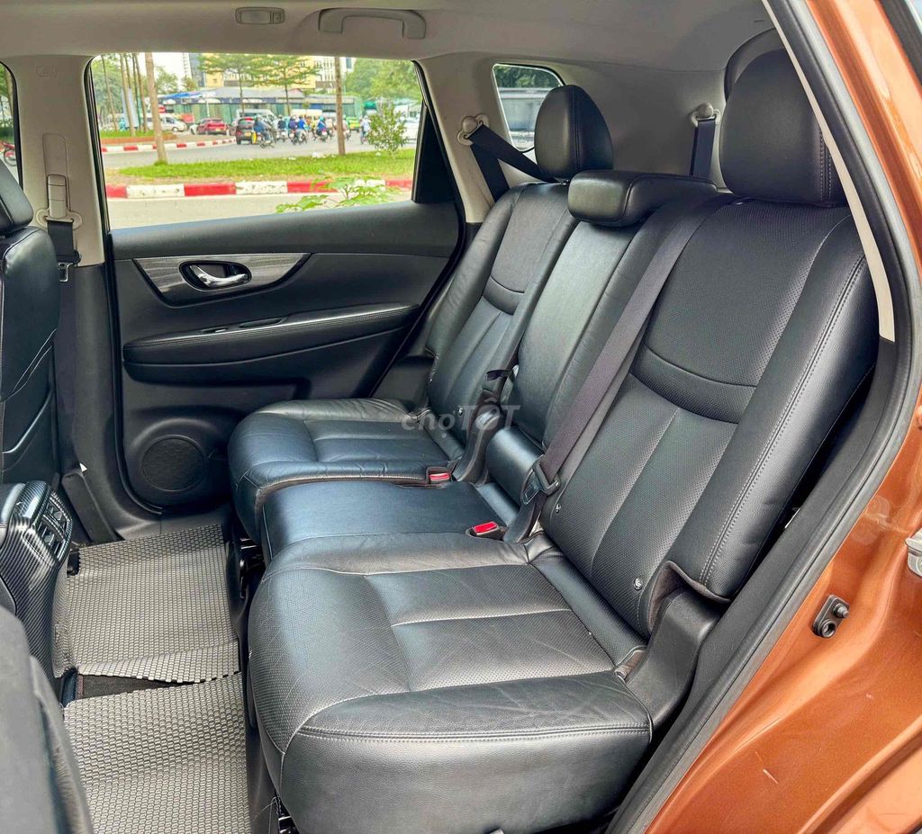 Nissan X trail 2016 2.5 SV 4WD - 10 km. Mua bán Ô tô tại Quận Cầu Giấy Hà Nội được đăng bởi Tuấn Hưng hình 9