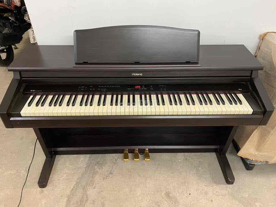 piano Roland RP-501R