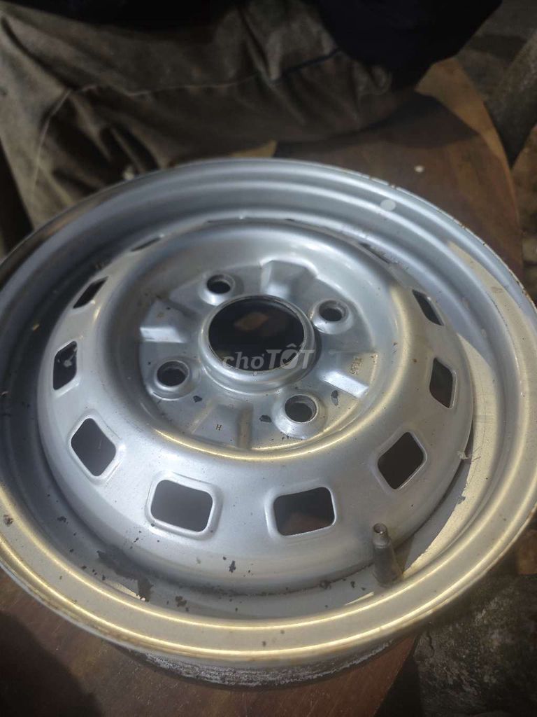 Em dư 1 mâm dự phòng chevolet spak 2010. Mua bán Phụ tùng xe tại Huyện Tân Sơn Phú Thọ được đăng bởi Hoang Tinh hình 2