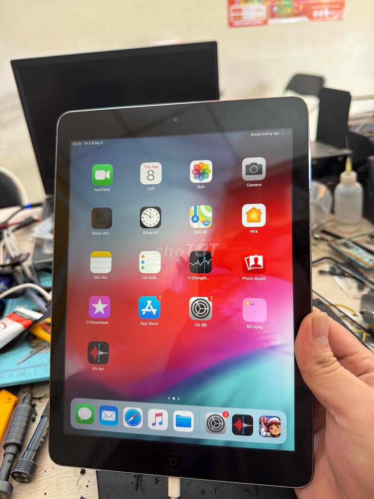 Apple iPad Air 1 Xám Liệt cảm ứng. Mua bán Máy tính bảng tại Quận 12 Tp Hồ Chí Minh được đăng bởi khanh hình 1