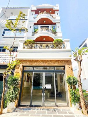 Nhà phố 100 m² · 4 PN · Đường Huỳnh Tấn Phát