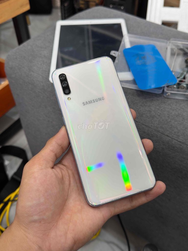 Samsung Galaxy A50 MÁY CHÍNH HÃNG GIÁ RẺ. Mua bán Điện thoại tại Thành phố Biên Hòa Đồng Nai được đăng bởi Nguyễn Hữu Nghĩa hình 1