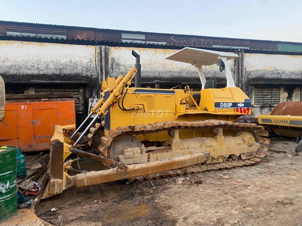 xe ủi bánh xích KOMATSU D50P-18