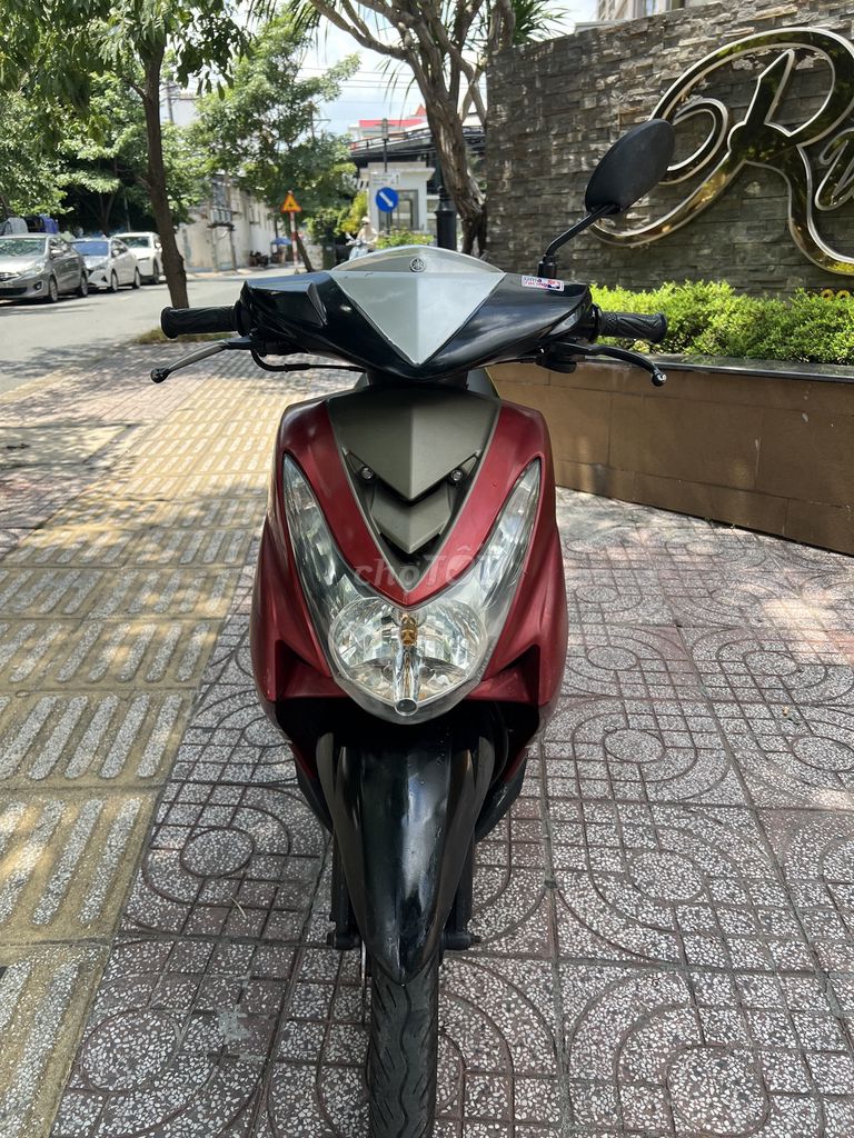 Скутер Yamaha Mio Ultimo красный, черный, серебристый