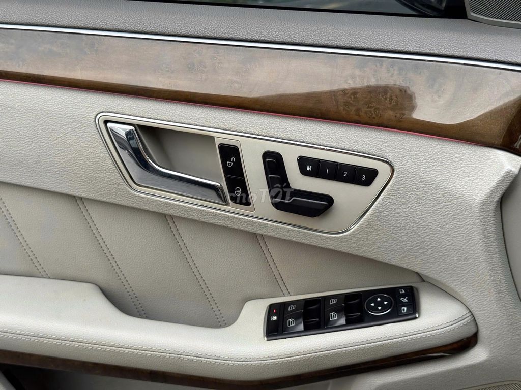 Mercedes-Benz E300 đời 2010 số tự động. Mua bán Ô tô tại Quận Gò Vấp Tp Hồ Chí Minh được đăng bởi Phương 831 hình 4