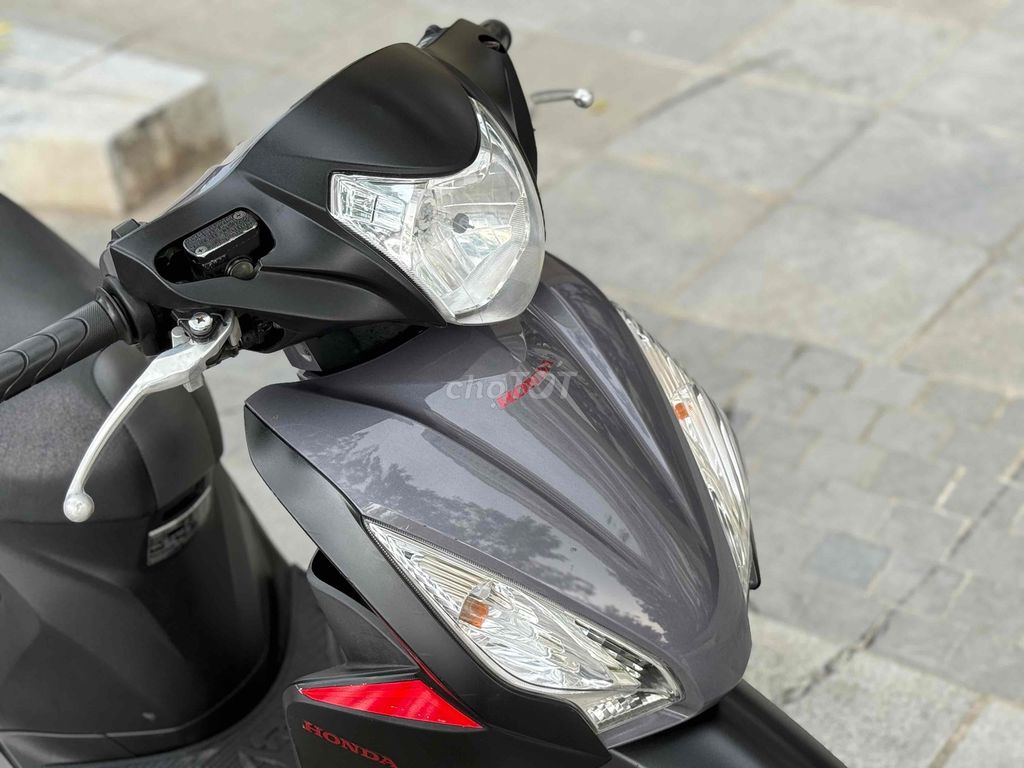Honda Vision Sport Smartkey thể thao Nhám 29F1. Mua bán Xe máy tại Quận Ba Đình Hà Nội được đăng bởi Xe Máy Nam Thi hình 10