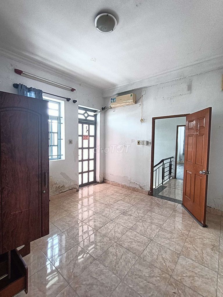 Дом с большим двором, пляж Бао Тан Тханг 10x12 м, 1 этаж