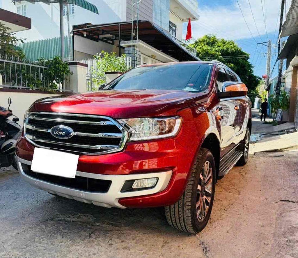 Cần bán xe ford everest titanium 2 cầu 2020