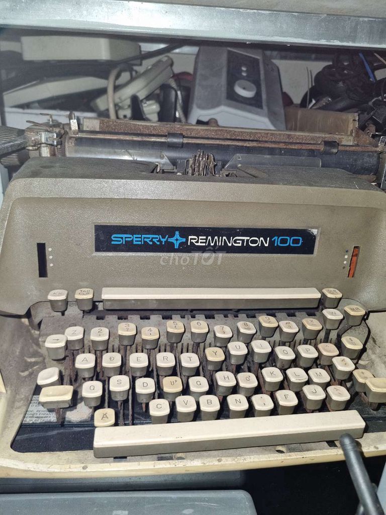 Máy đánh chữ Sperry Remington 100 Xám chưa dọn. Mua bán Đồ sưu tầm, đồ cổ tại Quận Gò Vấp Tp Hồ Chí Minh được đăng bởi Tuấn đồ cũ hình 1