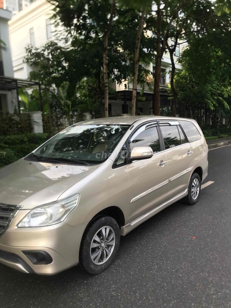 Toyota Innova 2016 2.0E - 68000 km