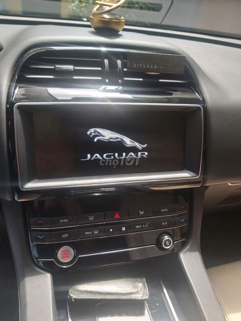 Jaguar F PACE 2019 - Đẳng Cấp SUV Anh Quốc. Mua bán Ô tô tại Quận Đống Đa Hà Nội được đăng bởi A Minh hình 8