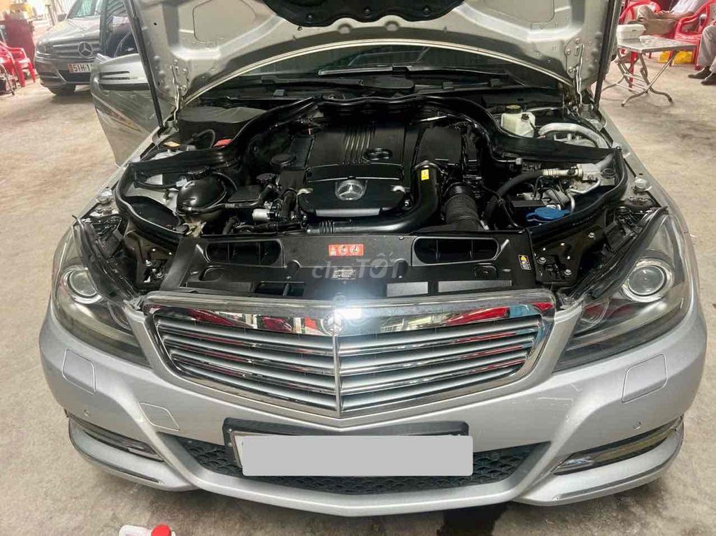 Mercedes Benz C Class 2014 C250 - 78000 km. Mua bán Ô tô tại Quận 7 Tp Hồ Chí Minh được đăng bởi Minh Dat hình 9
