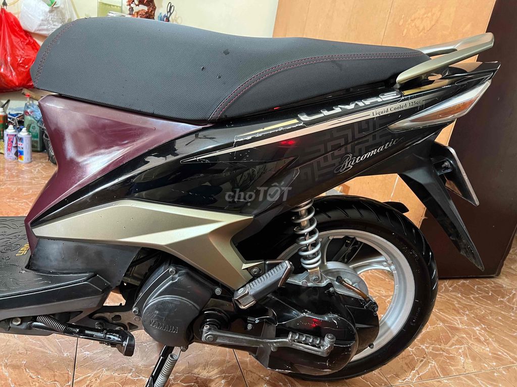 Luvias màu đen đời 2012 biển số Sài Gòn. Mua bán Xe máy tại Quận Phú Nhuận Tp Hồ Chí Minh được đăng bởi Văn Thanh Hưng hình 10