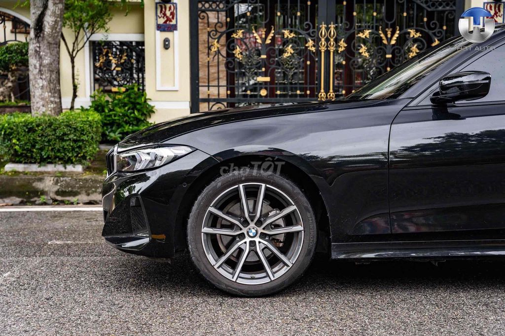 BMW 3 Series 2023 320i Sport Line - 1v3 km. Mua bán Ô tô tại Quận Long Biên Hà Nội được đăng bởi H3T Auto Việt Nam hình 17