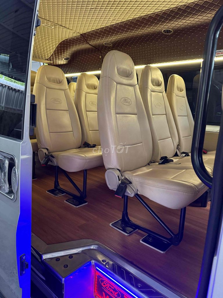 Ford Transit 16 мест 2018 дизель серебристый