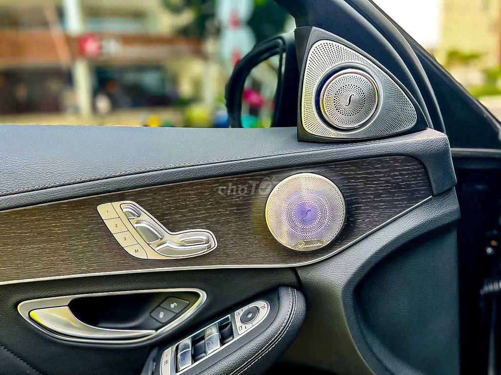 Mercedes Benz C300 AMG 2019 Full Option. Mua bán Ô tô tại Quận 7 Tp Hồ Chí Minh được đăng bởi JENNIE hình 10