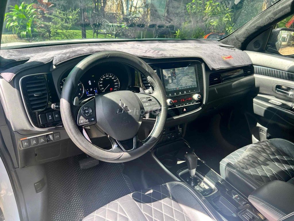 Mitsubishi Outlander siêu mới.. Mua bán Ô tô tại Quận Gò Vấp Tp Hồ Chí Minh được đăng bởi MITSUBISHI TRƯỜNG CHINH hình 4