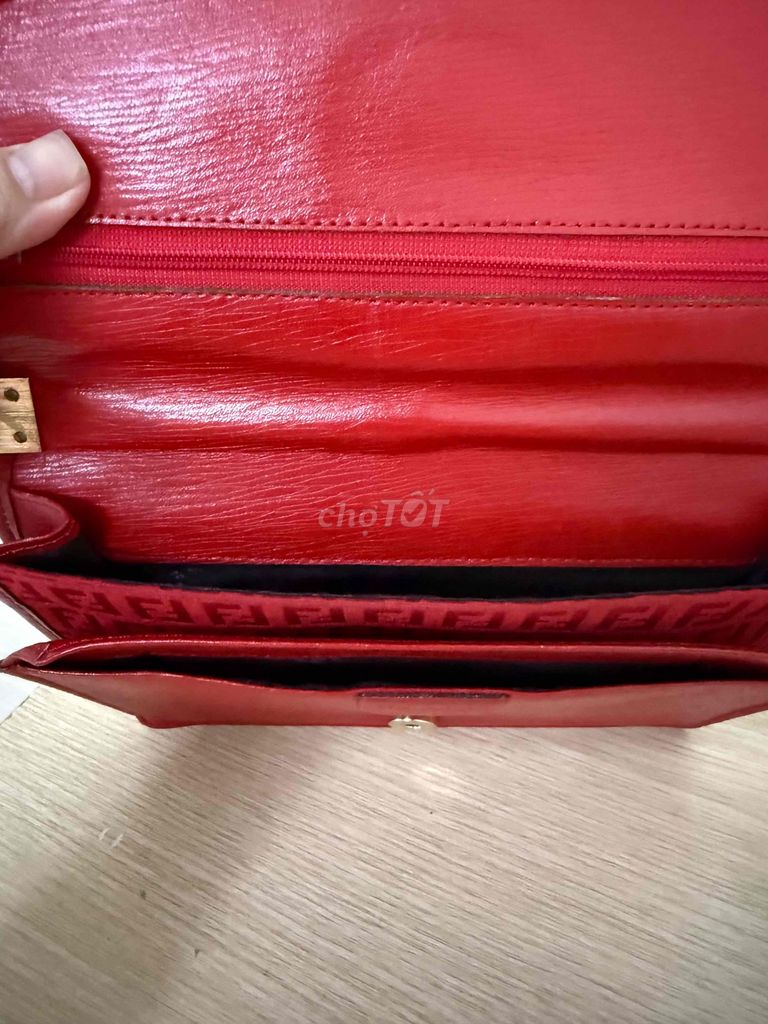 Ví cầm tay nữ Da, Vải Đỏ 22x17cm. Mua bán Túi xách tại Thành phố Dĩ An Bình Dương được đăng bởi phượng nguyễn hình 1
