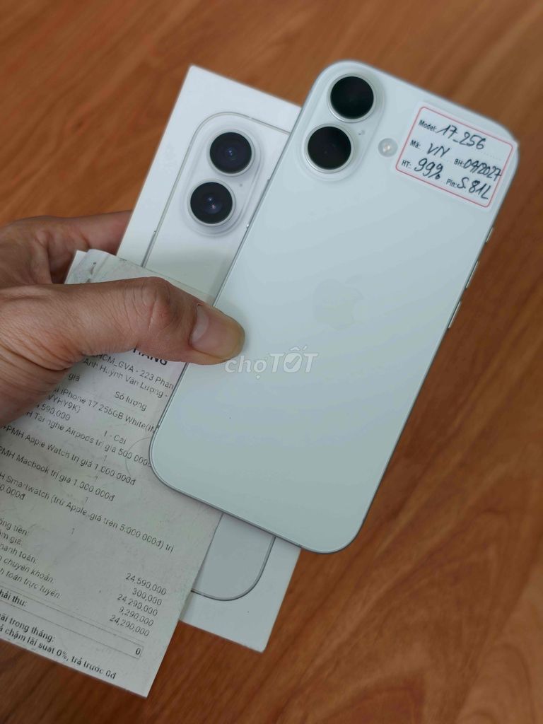 iPhone 17 256GB Trắng Việt Nam fullbox bh 4/2027. Mua bán Điện thoại tại Quận Đống Đa Hà Nội được đăng bởi Hà Dương hình 1