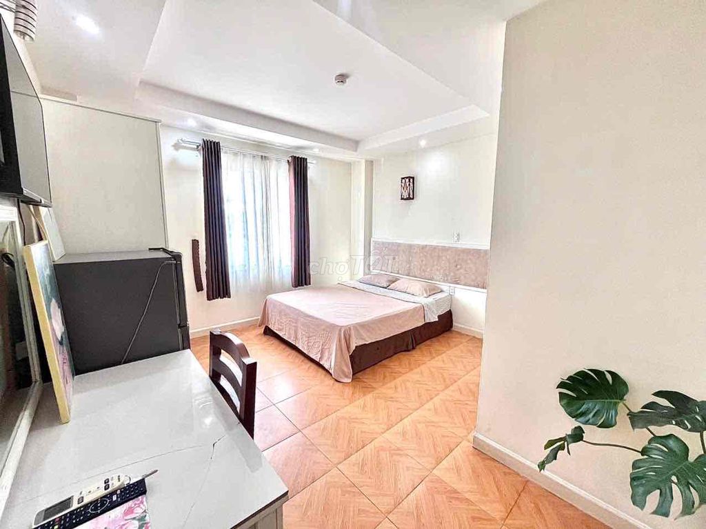 Phòng Full Nội Thất Cửa Sổ Trời gần UFM RMIT TDT tiện di chuyển qua Q4
