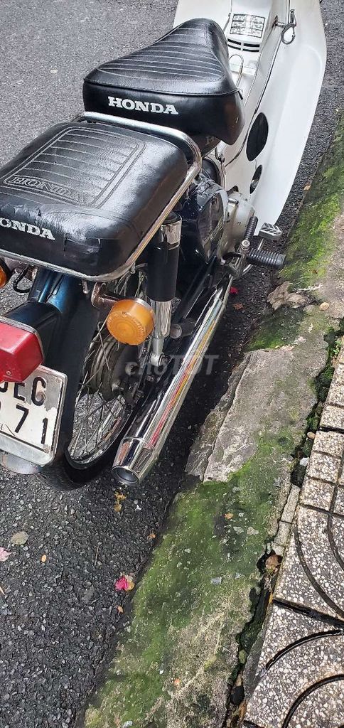 Cần bán xe cúp 50cc xe đẹp máy ngon gtdd. Mua bán Xe máy tại Quận 5 Tp Hồ Chí Minh được đăng bởi Binh Nguyên hình 3