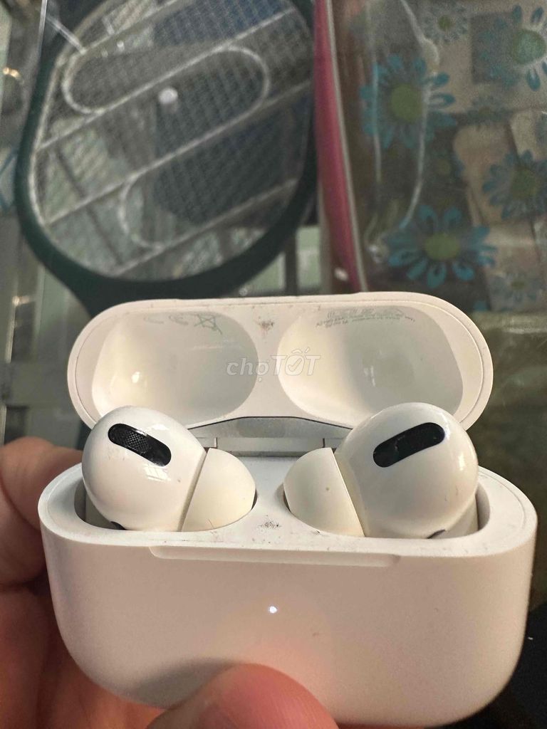 Tai nghe Apple AirPods Pro 1 Trắng. Mua bán Tivi, Âm thanh tại Thành phố Thuận An Bình Dương được đăng bởi Võ Xuân Tùng hình 1