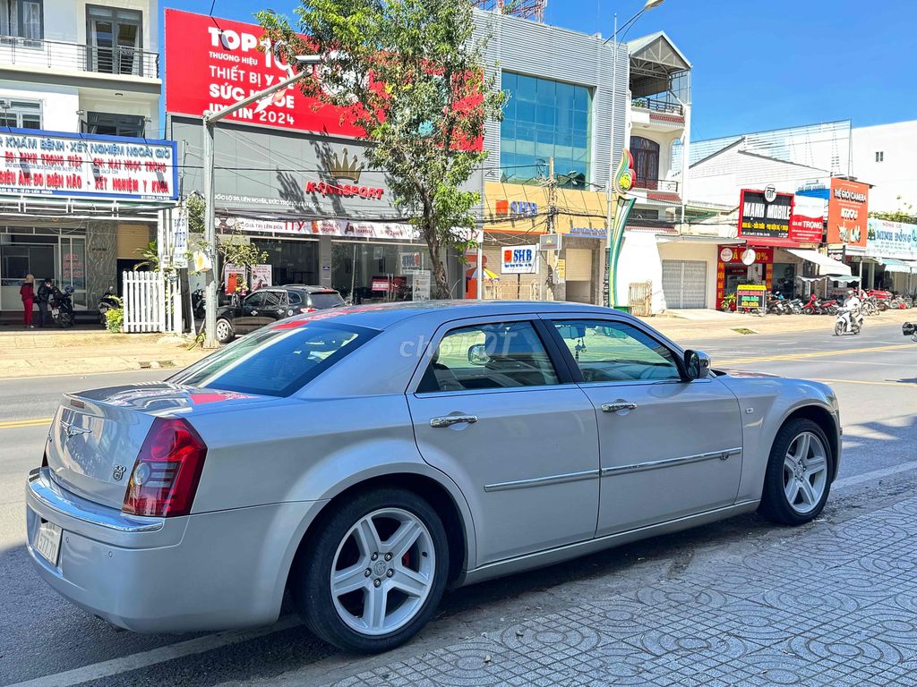 Chrysler 300C 2009 - 68000 km, Hàng siêu tầm cực m. Mua bán Ô tô tại Quận 12 Tp Hồ Chí Minh được đăng bởi a Bo hình 2