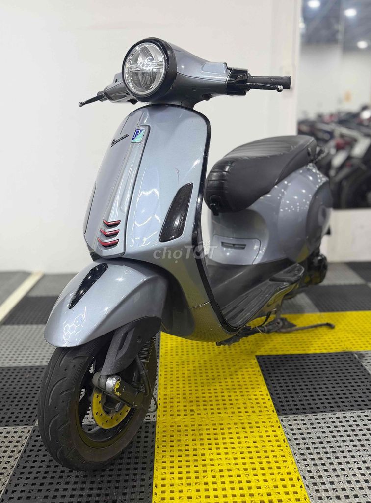 Piaggio Vespa Primavera 2015, тихий мотор, номер Сайгона