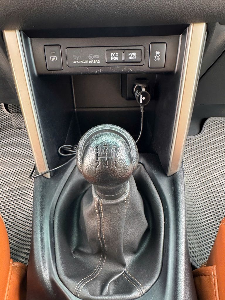 Innova 2.0E số sàn 2019 không kinh doanh 103.000km. Mua bán Ô tô tại Quận Gò Vấp Tp Hồ Chí Minh được đăng bởi Phan Trung Quân hình 16