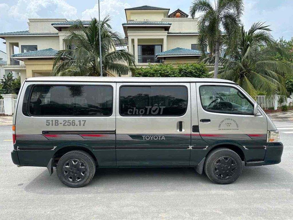 Toyota Hiace 12 chỗ đời 2004. Mua bán Ô tô tại Quận 12 Tp Hồ Chí Minh được đăng bởi A Kha hình 5