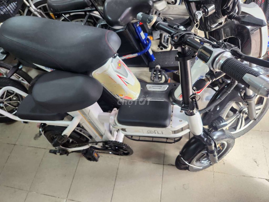 Xe đạp điện Gấp gọn màu Hồng. Mua bán Xe điện tại Quận Bình Thạnh Tp Hồ Chí Minh được đăng bởi Quách khải tuấn hình 5