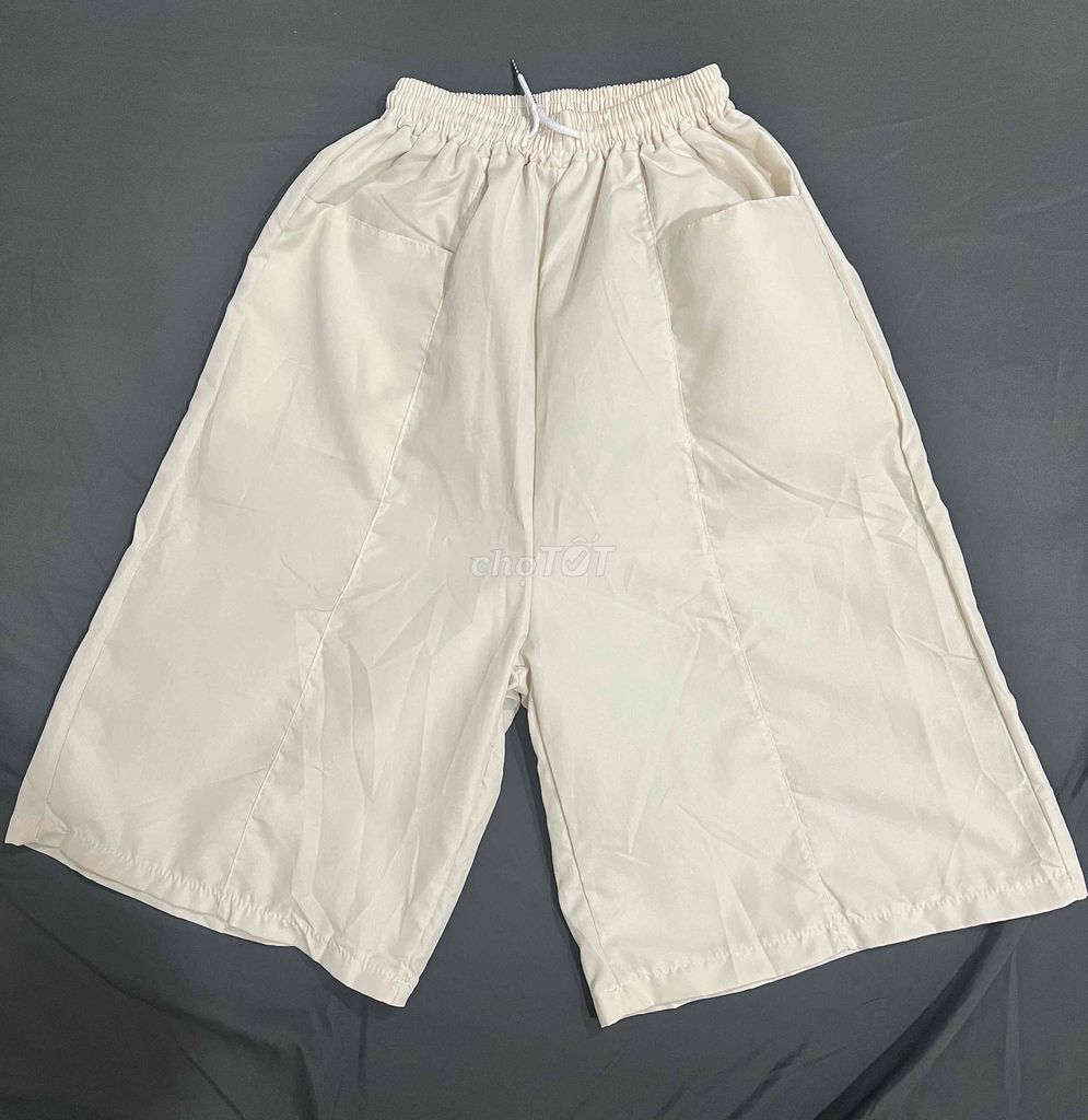 Quần short Unisex Vải màu Kem. Mua bán Quần áo tại Thành phố Dĩ An Bình Dương được đăng bởi Tuyền chu hình 1