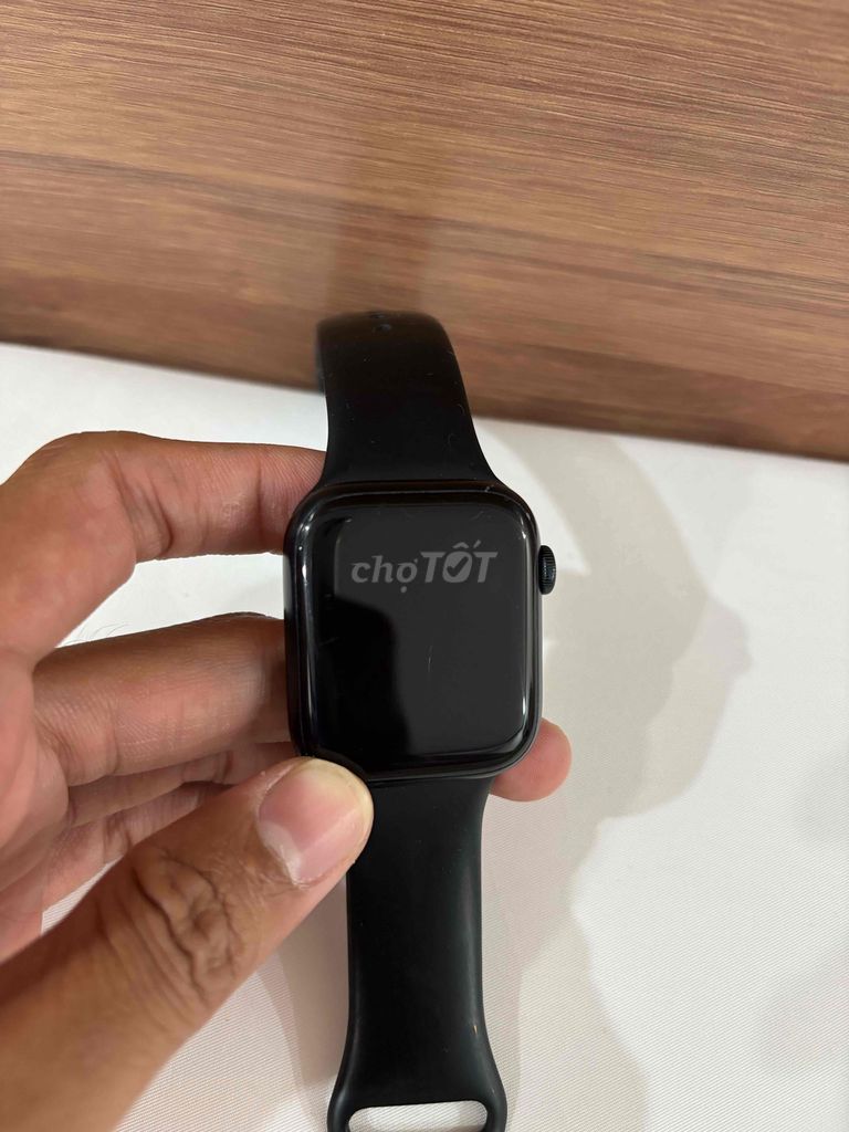 Apple Watch SE 8 Midnight 45mm Đã sử dụng. Mua bán Thiết bị đeo thông minh tại Thành phố Thủ Dầu Một Bình Dương được đăng bởi Vũ Lý hình 1