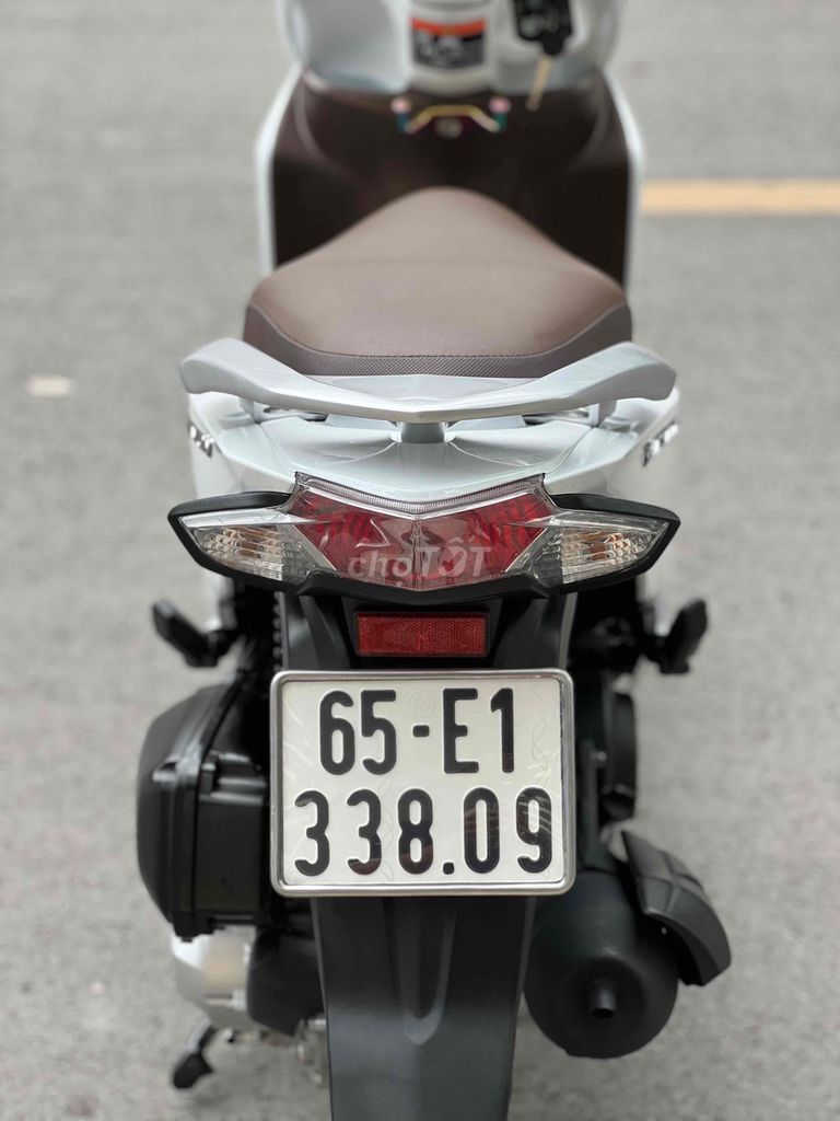 Honda Vision 2017 Trắng Nâu. Mua bán Xe máy tại Quận Ô Môn Cần Thơ được đăng bởi Huỳnh Thắng hình 4