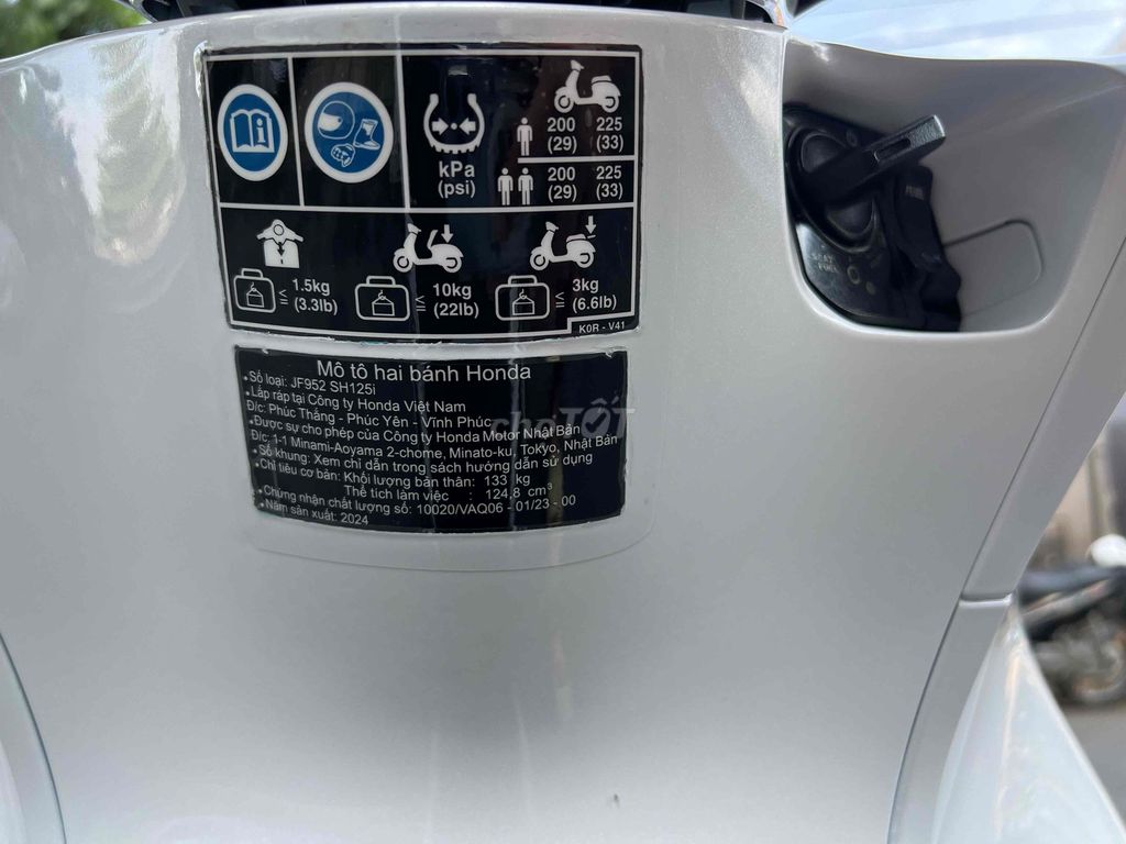 Honda SH125 CBS 2024 Trắng 8000 km. Mua bán Xe máy tại Quận Ô Môn Cần Thơ được đăng bởi Huỳnh Thắng hình 5