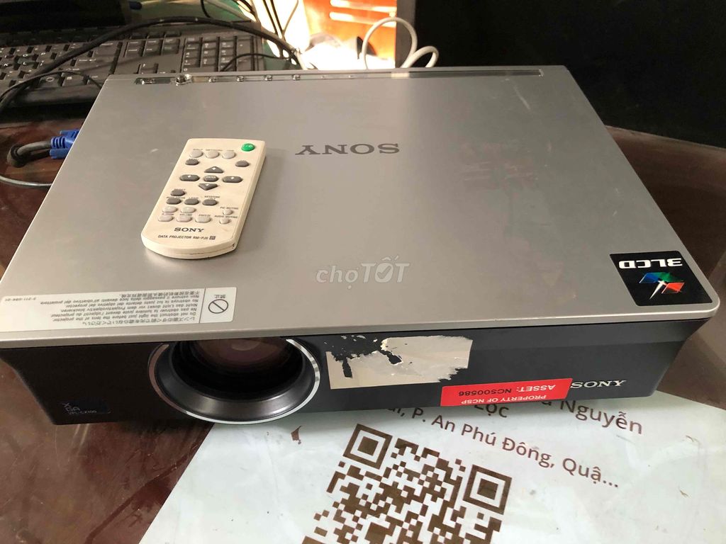 Máy chiếu Sony CX100