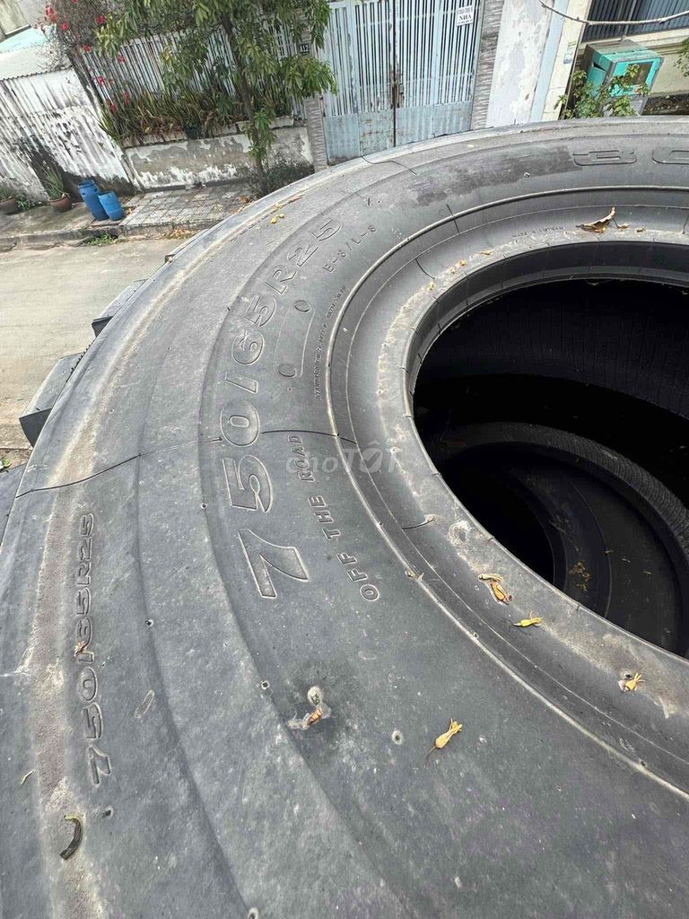 750/65R25 thay thế 26.5R25 bố thép