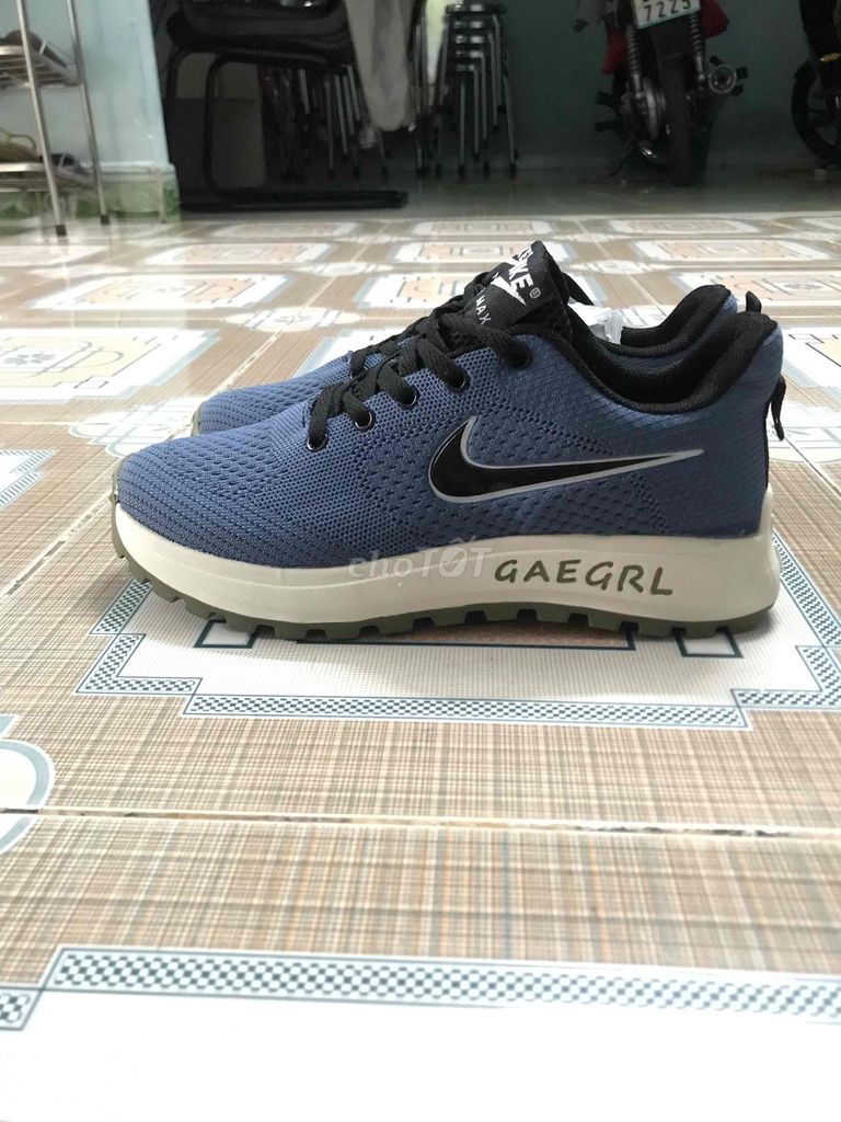 Giày thể thao Nike xanh dương  trắng size 42.. Mua bán Giày dép tại Huyện Củ Chi Tp Hồ Chí Minh được đăng bởi Võ Trần Minh Nhựt hình 1