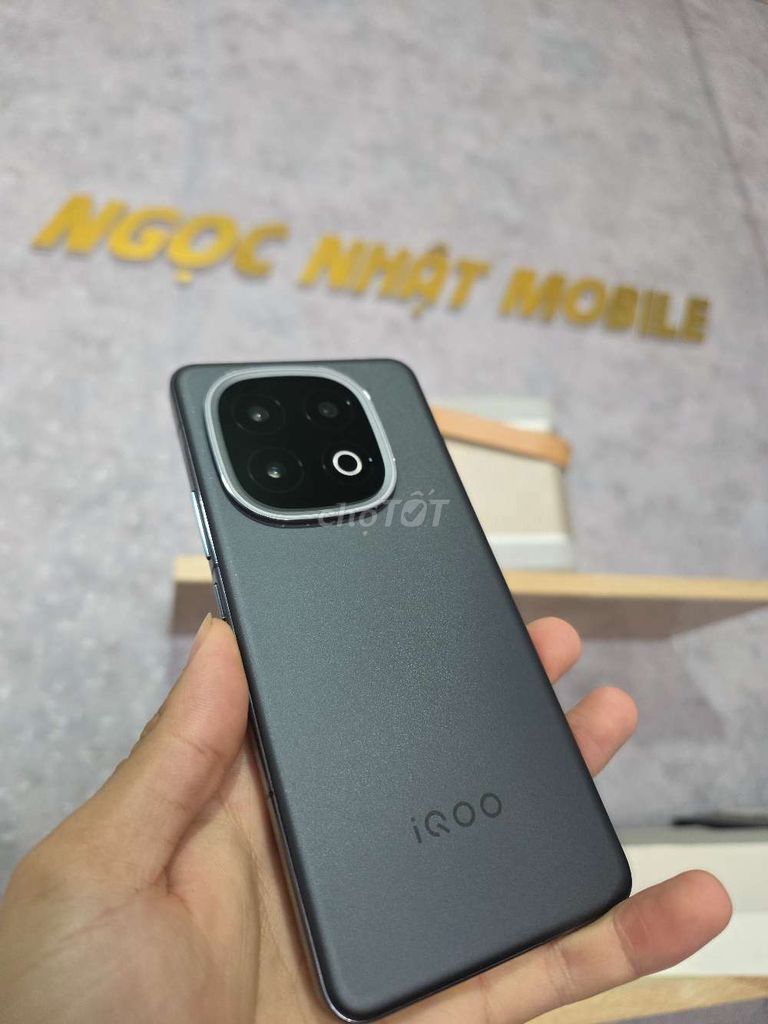 IQOO 13 5G (12/256) 8 Elite 6150mAh Game VIP. Mua bán Điện thoại tại Thành phố Buôn Ma Thuột Đắk Lắk được đăng bởi Nguyễn Ngọc Nhật hình 1