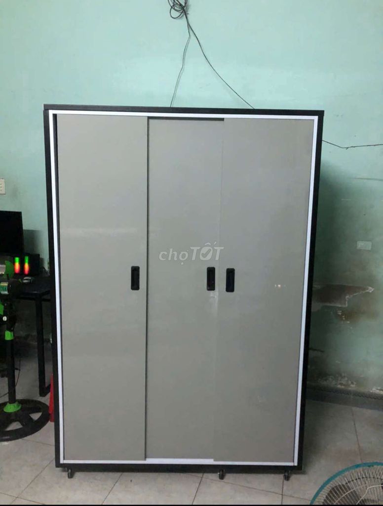 TỦ NHỰA CỬA LÙA 3 CÁNH KHUNG MÀU ĐEN CÁNH XÁM . Mua bán Tủ, kệ gia đình tại Huyện Củ Chi Tp Hồ Chí Minh được đăng bởi Tủ nhựa đài loan hoàng quân hình 1