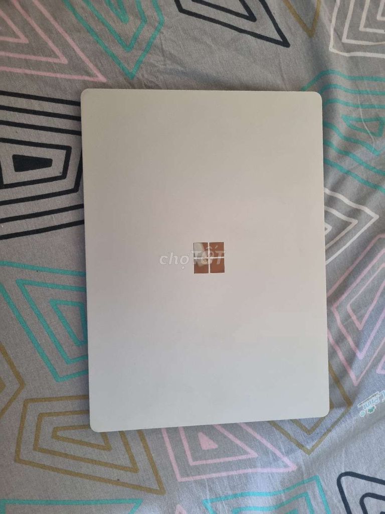 Surface Laptop i5 8GB/256GB màn 2k+. Mua bán Laptop tại Quận Tân Bình Tp Hồ Chí Minh được đăng bởi Trần Vinh hình 1