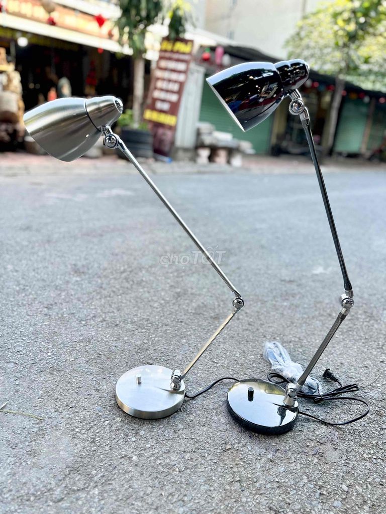 Đèn bàn làm việc Bạc, Đen chỉnh cần góc. Mua bán Đèn tại Quận Hà Đông Hà Nội được đăng bởi CỔ PHƯỢNG GIA hình 1