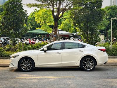Mazda 2.0 2017 premium màu trắng