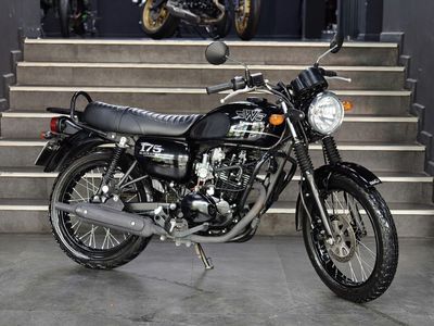 W175 BLACK STYLE 2023 CHẠY LƯỚT 3000KM BIỂN HN. Mua bán Xe máy tại Quận Tây Hồ Hà Nội được đăng bởi Tu Phamanh