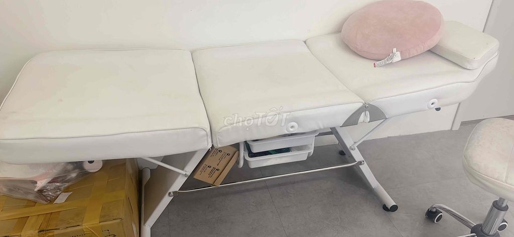 Giường massage Da Kim loại Trắng. Mua bán Đồ chuyên dụng, Giống nuôi trồng tại Quận Tân Phú Tp Hồ Chí Minh được đăng bởi Rosemary hình 1