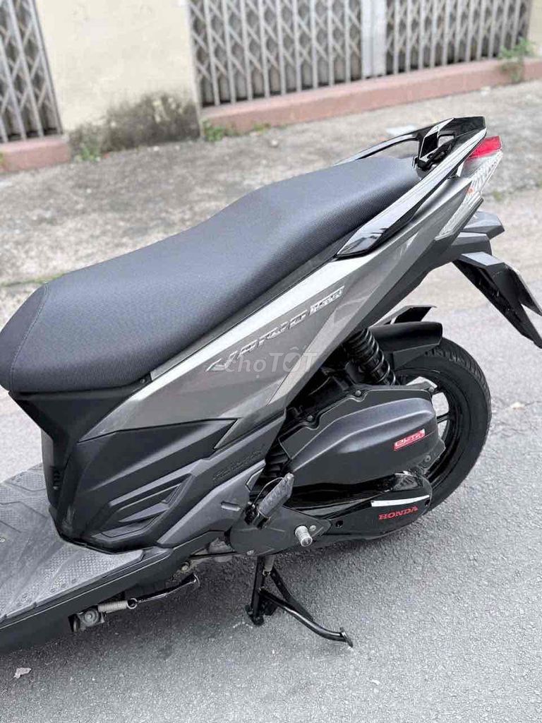 Honda Vario 150 серый скутер