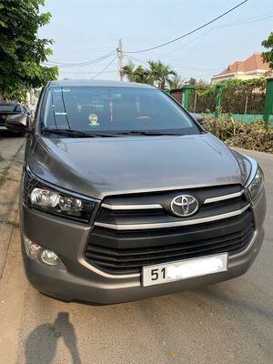 Toyota Innova E 2019 Số sàn màu Đồng ánh kim
